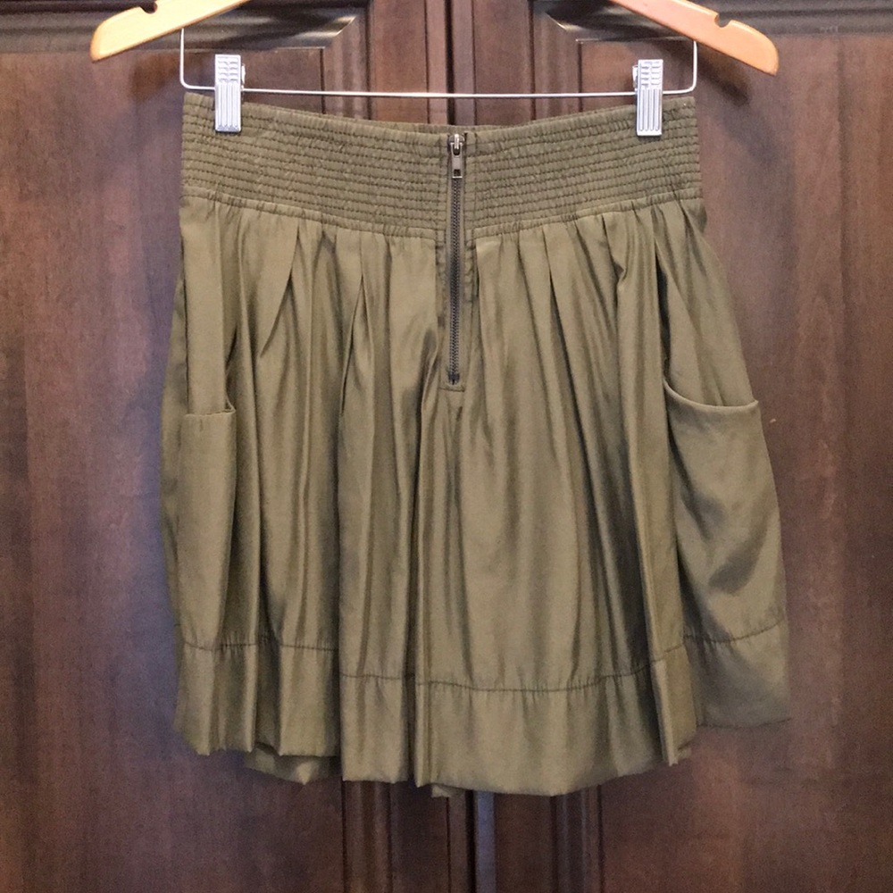 Olive skirt with pockets